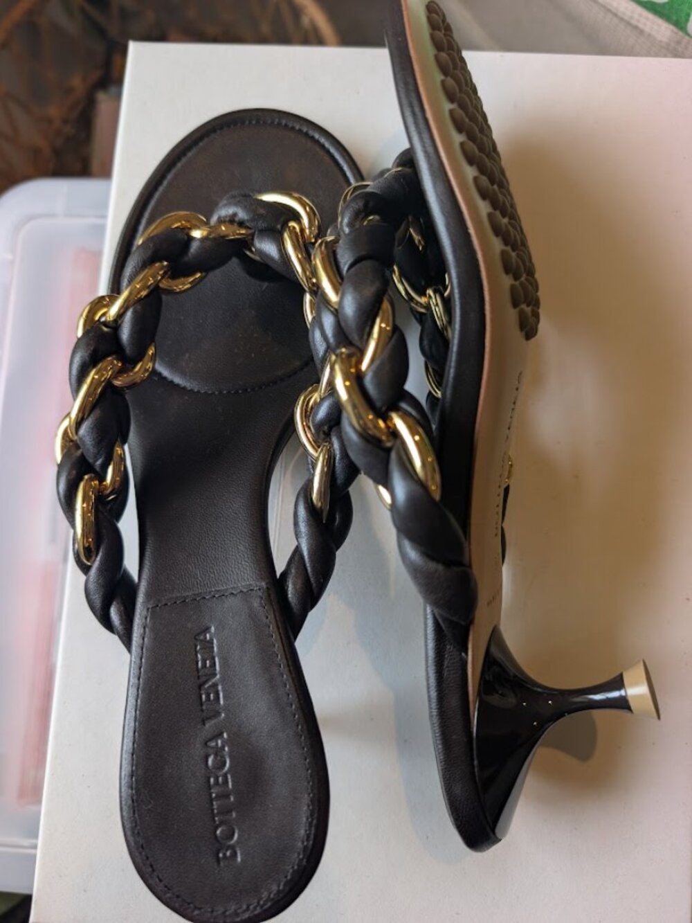 Bottega Veneta thongs / sandals size 37